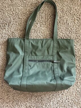 Vera Bradley Vera Bradley Vera Tote Handbag - Climbing Ivy Green
